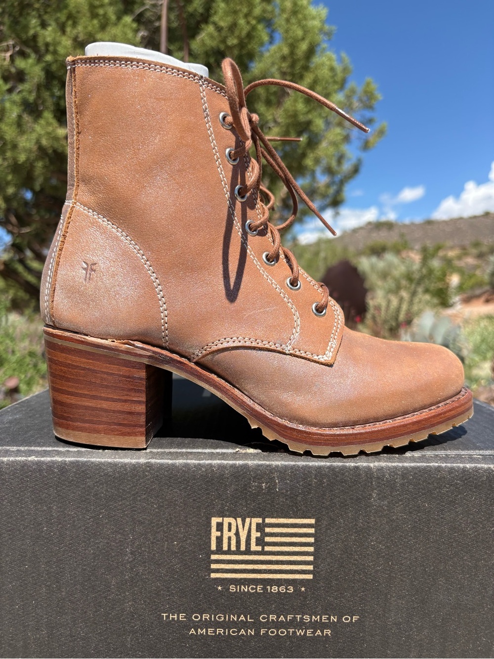 FRYE Sabrina 6G Lace Up Boot